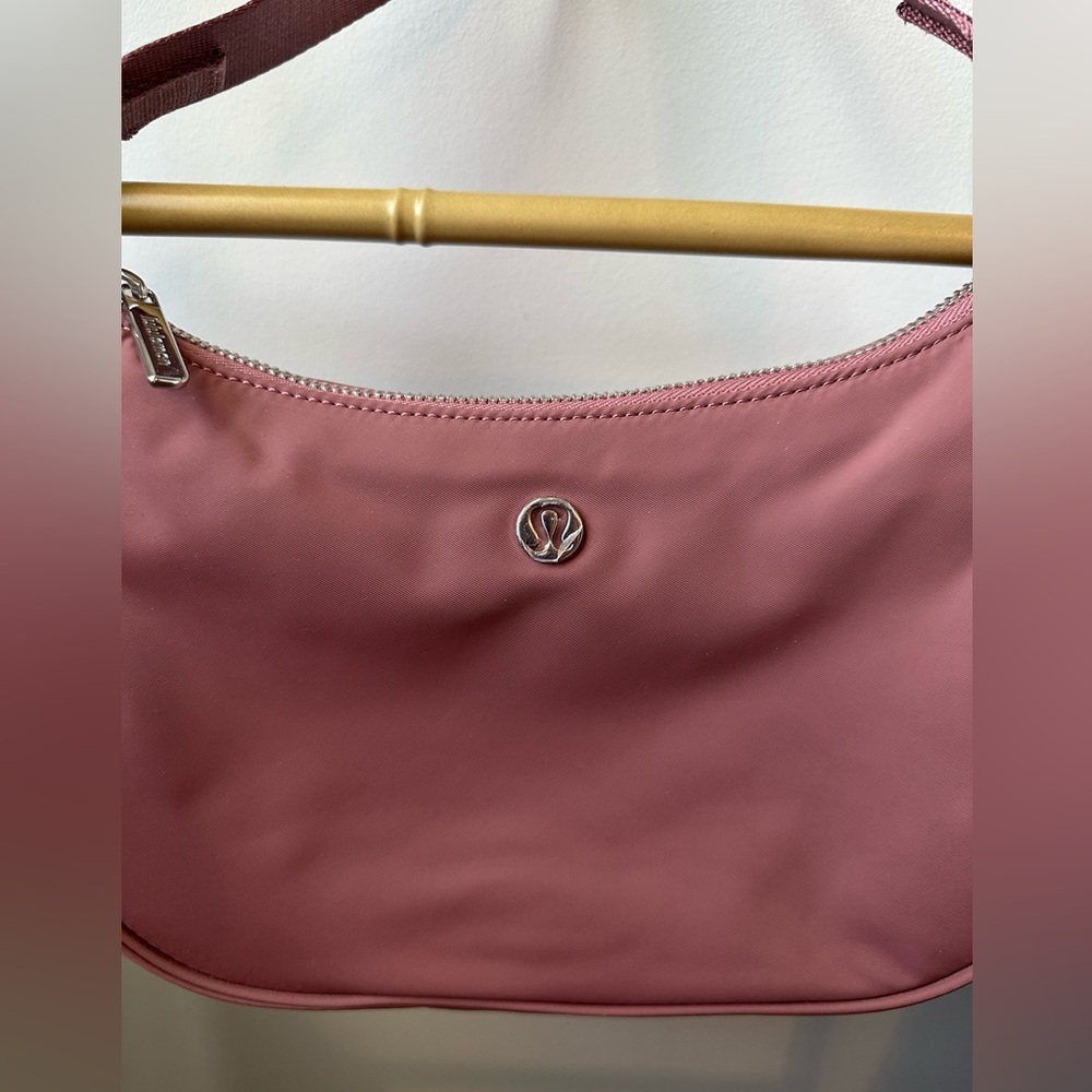 NWOT Lululemon Athletica Adjustable Mini Shoulder Bag 3L Crossbody - Picture 3 of 8